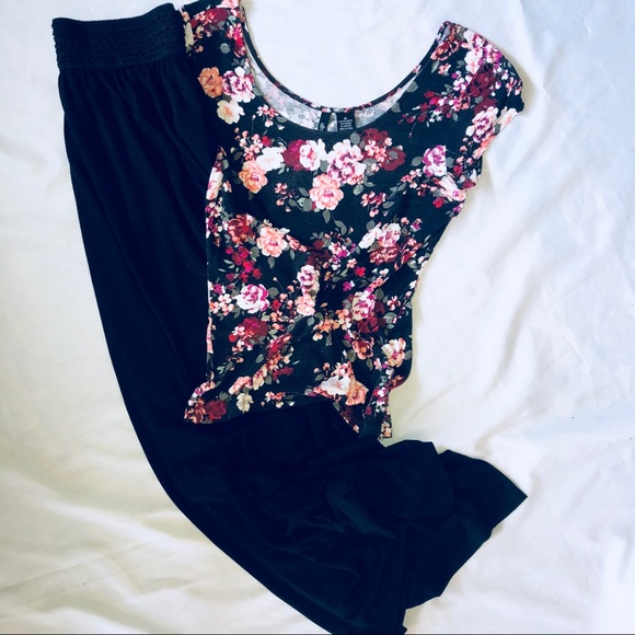 🌺Floral cap sleeve top - Picture 2 of 2
